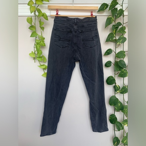 American Eagle Stretch Curvy High Waist Mom Jean, Black/Gray Size 8 - Picture 2 of 6